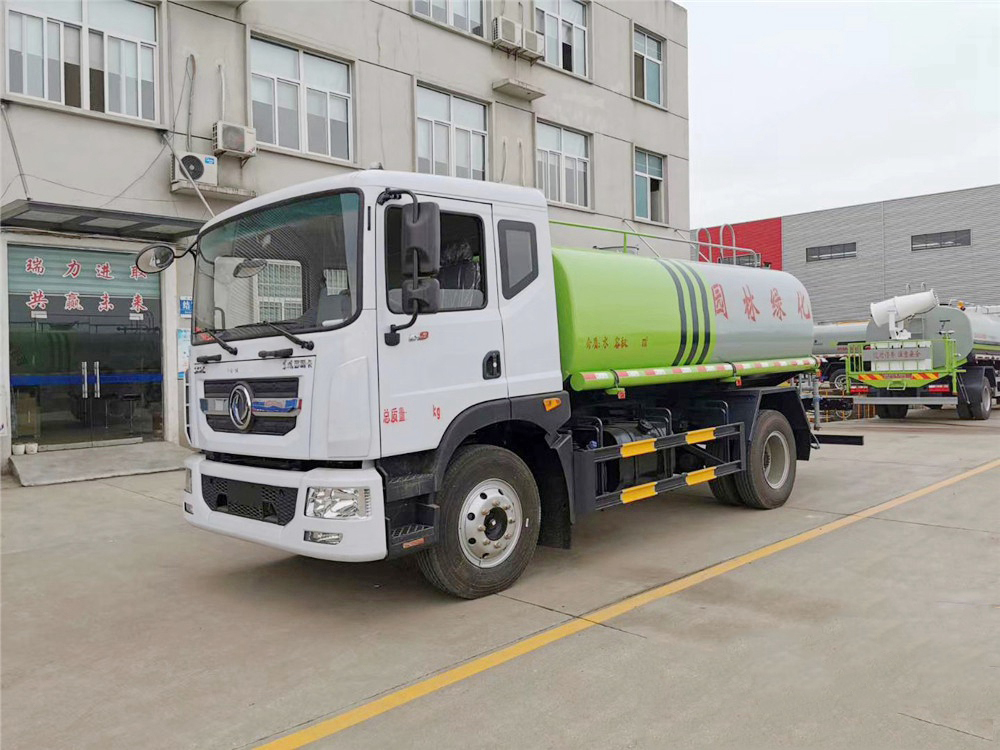 國六12立方東風(fēng)D9 灑水車