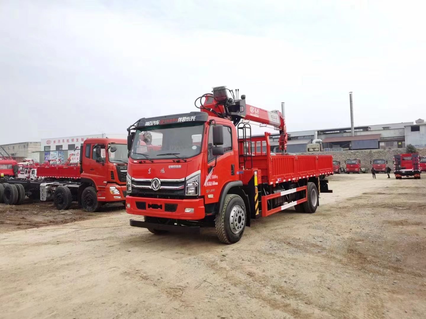 東風商用單橋隨車吊